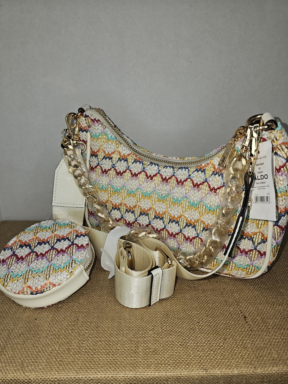 Women’s Multicolor Woven Shoulder Bag with Coin Pouch - Picture 4 of 6